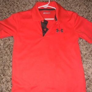 Boys size 4 under amour heat gear polo